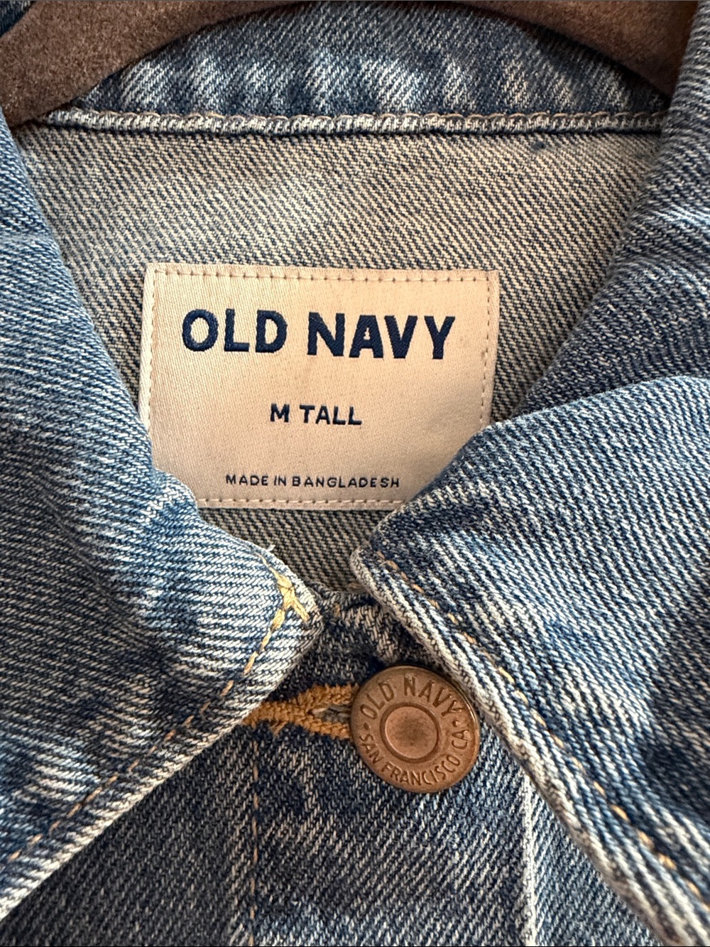 NWT! Old Navy Women's Medium Classic Jean Jacket - Picture 2 of 4